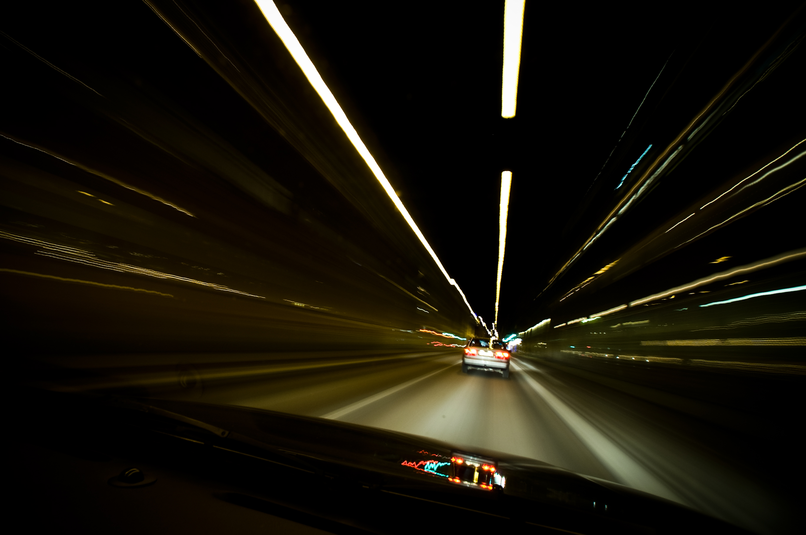 Видео скорость автомобиля. Машина на скорости. Ночная дорога. Ночь машина скорость. Дорога скорость.