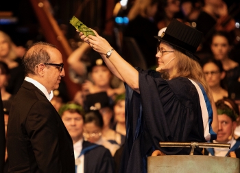 Alfredo J. Artiles being bestowed an Honorary Doctorate from University of Gothenburg