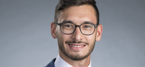 Portrait of Luca Moldova, a 2022 Master of Global Management graduate from Thunderbird School of Global Management at Arizona State University.