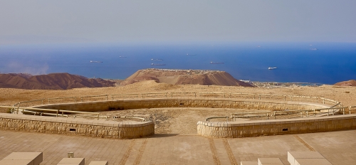 A few of an Egyptian site with the sea beyond
