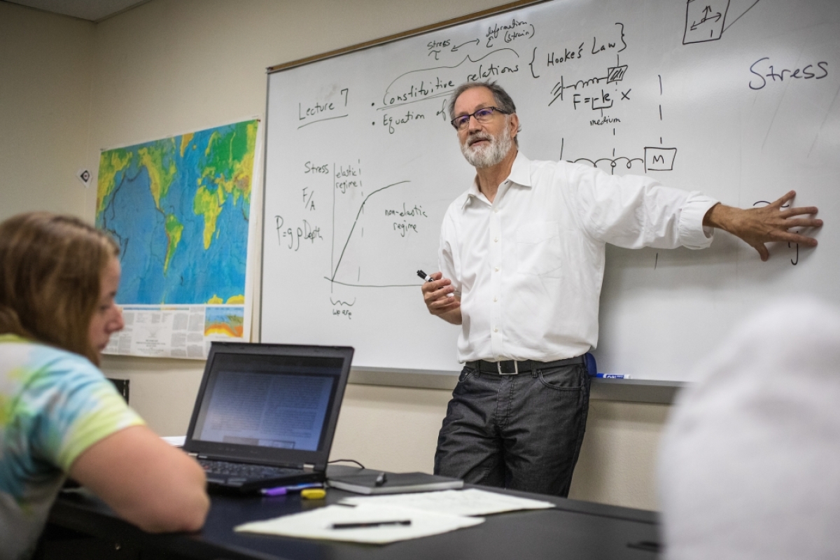 Prof Garnero teaches seismology class