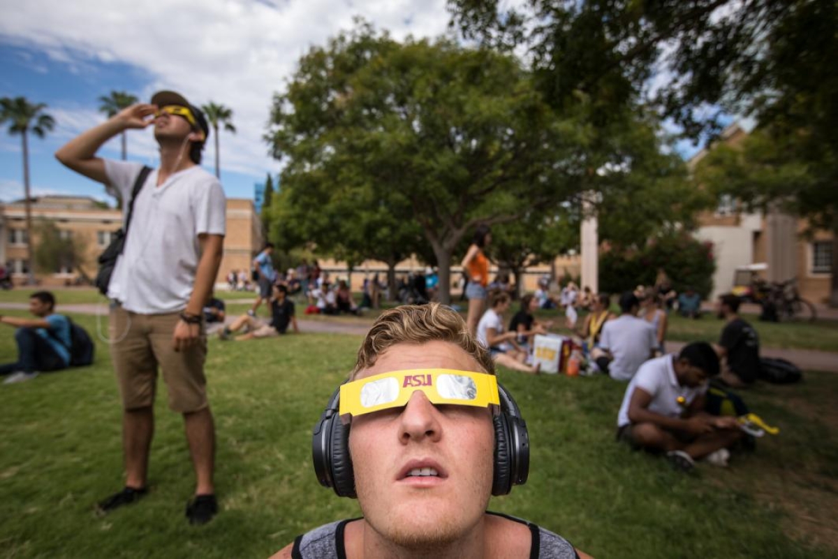 Solar eclipse viewing party