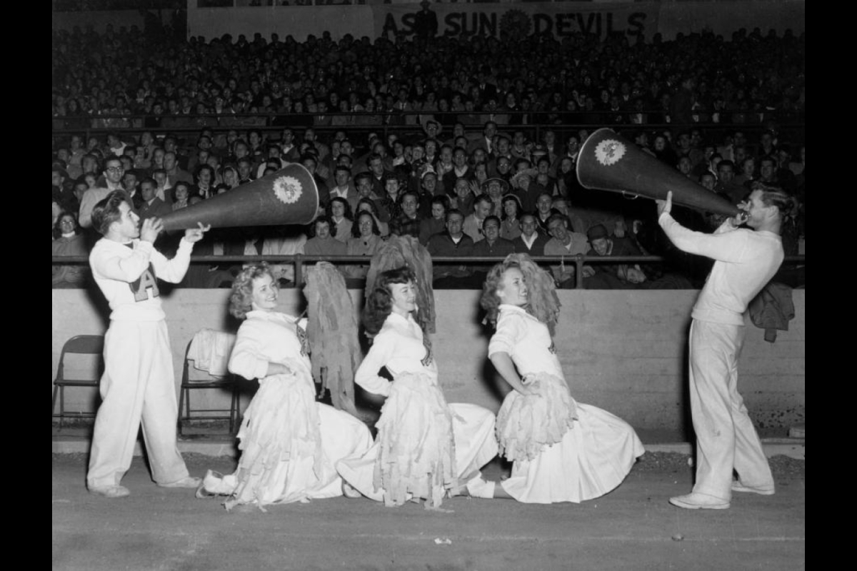 1948 Cheerleaders