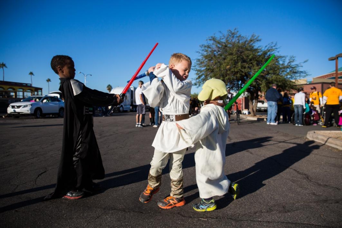 Children in yoda costumes at the ASU homecoming block party