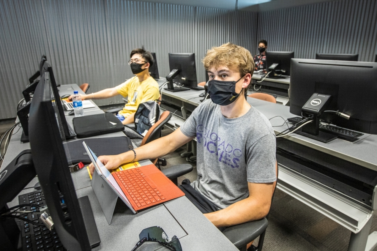 ENG 101 students in a socially distanced computer lab