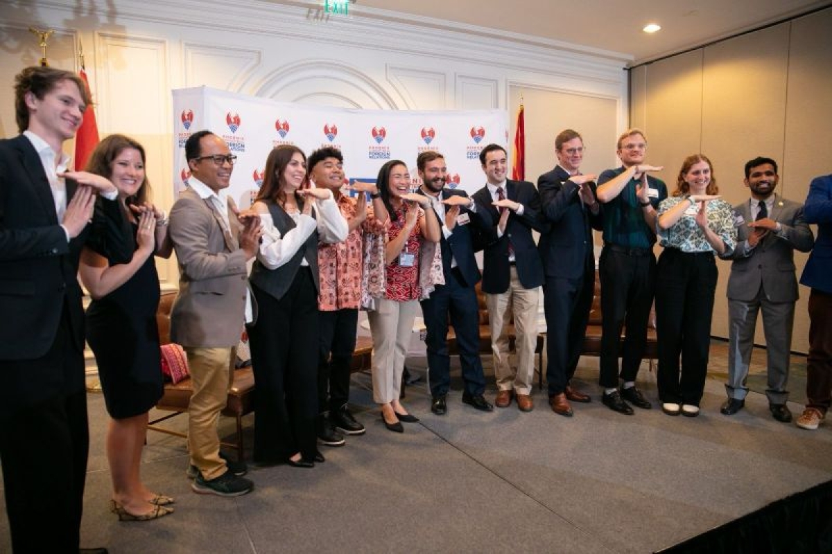 Thunderbird Students meet with Rahayu Saraswati, Indonesian Congresswoman-Elect, at the Phoenix Committee on Foreign Relations event