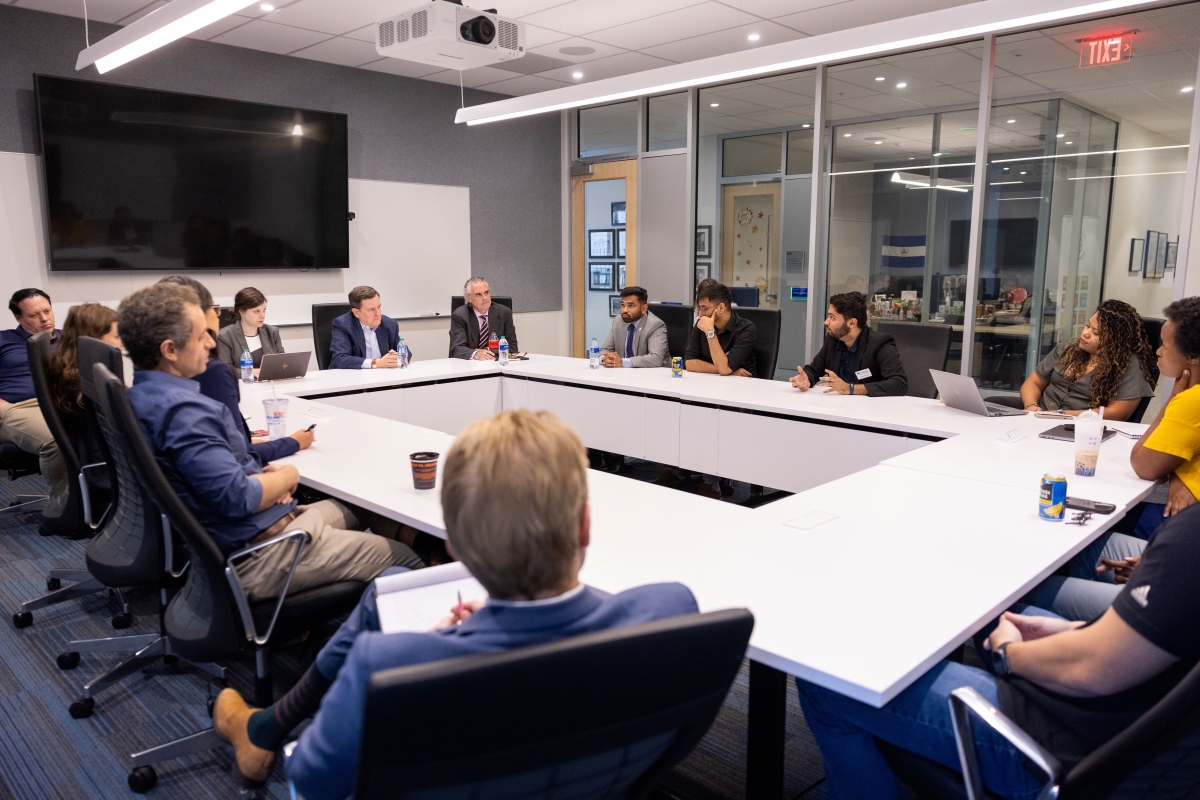 Members of the Foreign Policy Initiative meet with director of the Council on Foreign Relation’s new RealEcon Initiative, Matthew Goodman, to discuss global trade at the Thunderbird School of Global Management. 