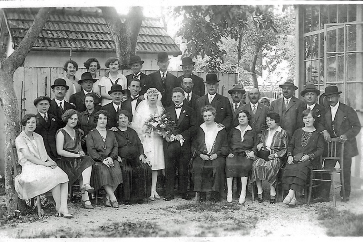 family wedding photo