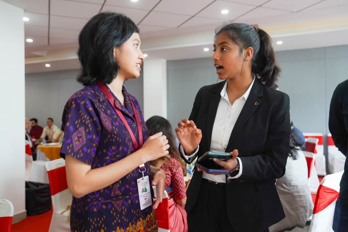 Students network during ASU-Cintana International Student Competition