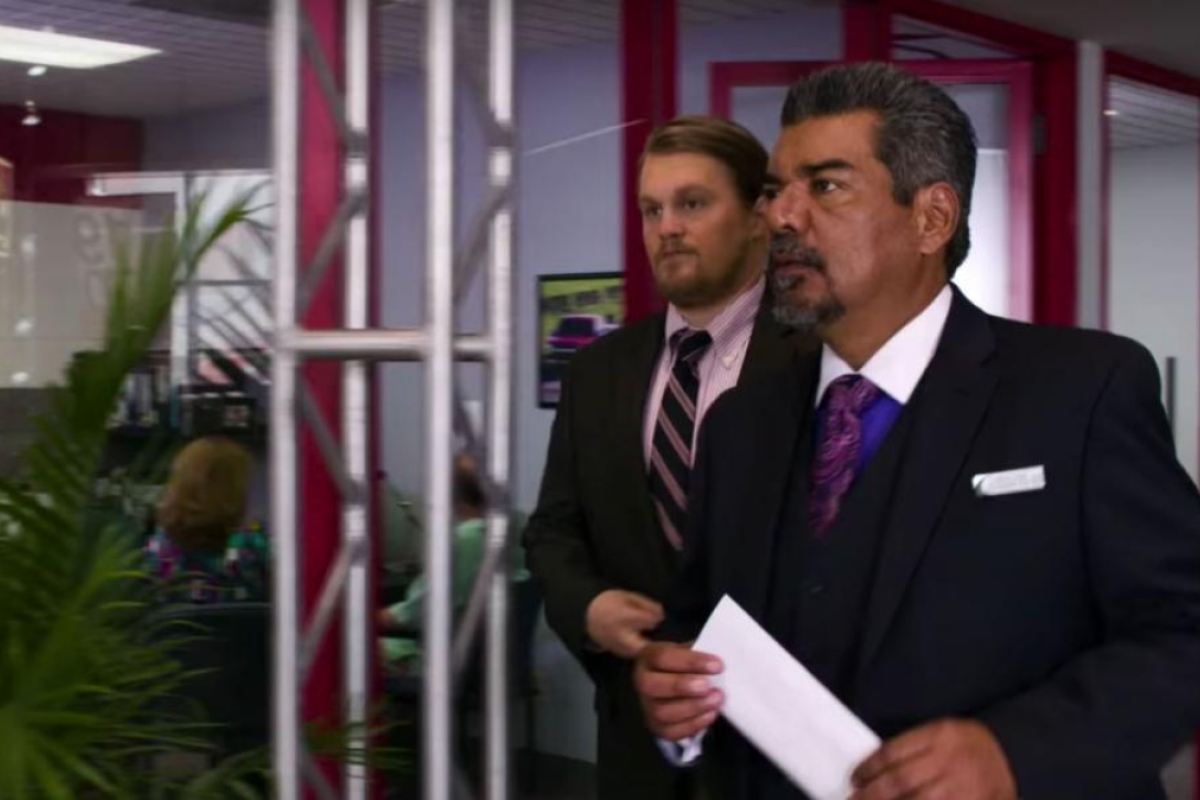 George Lopez in Car Dogs
