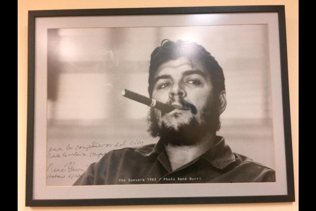A photo of Che Guevara.