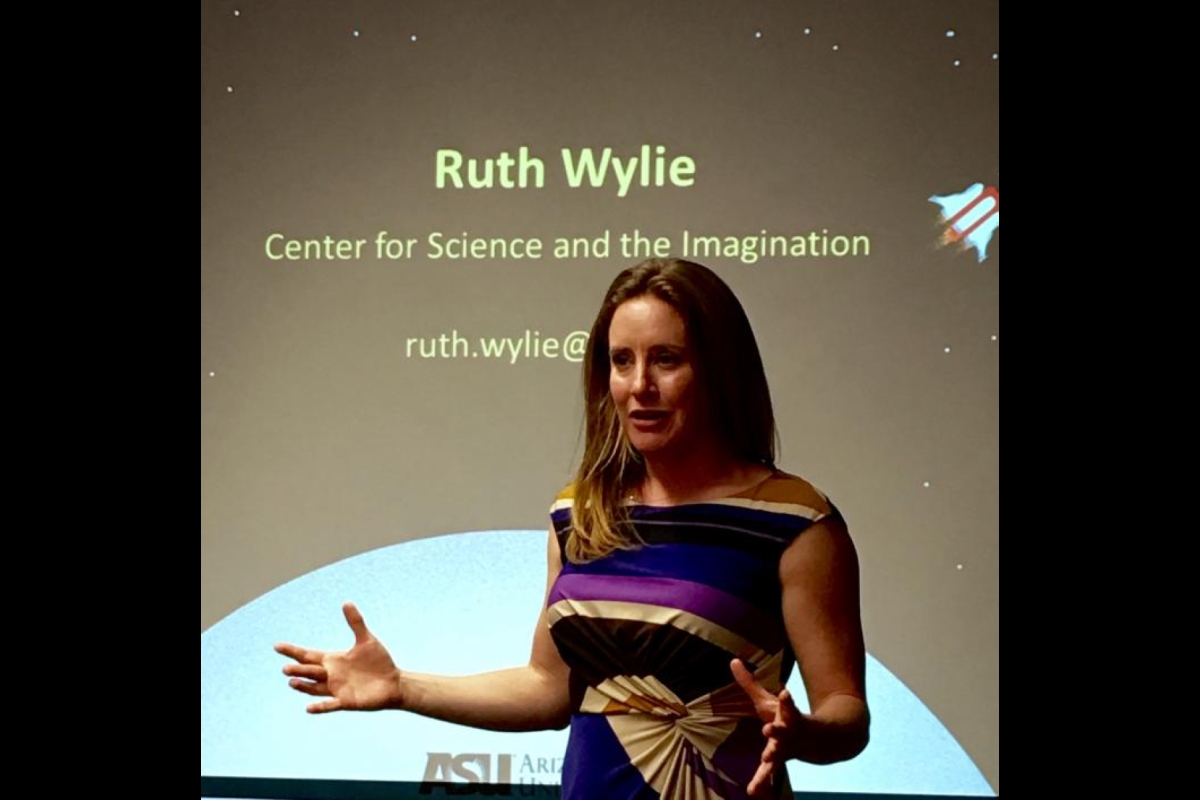 Ruth Wylie speaks in Cuba