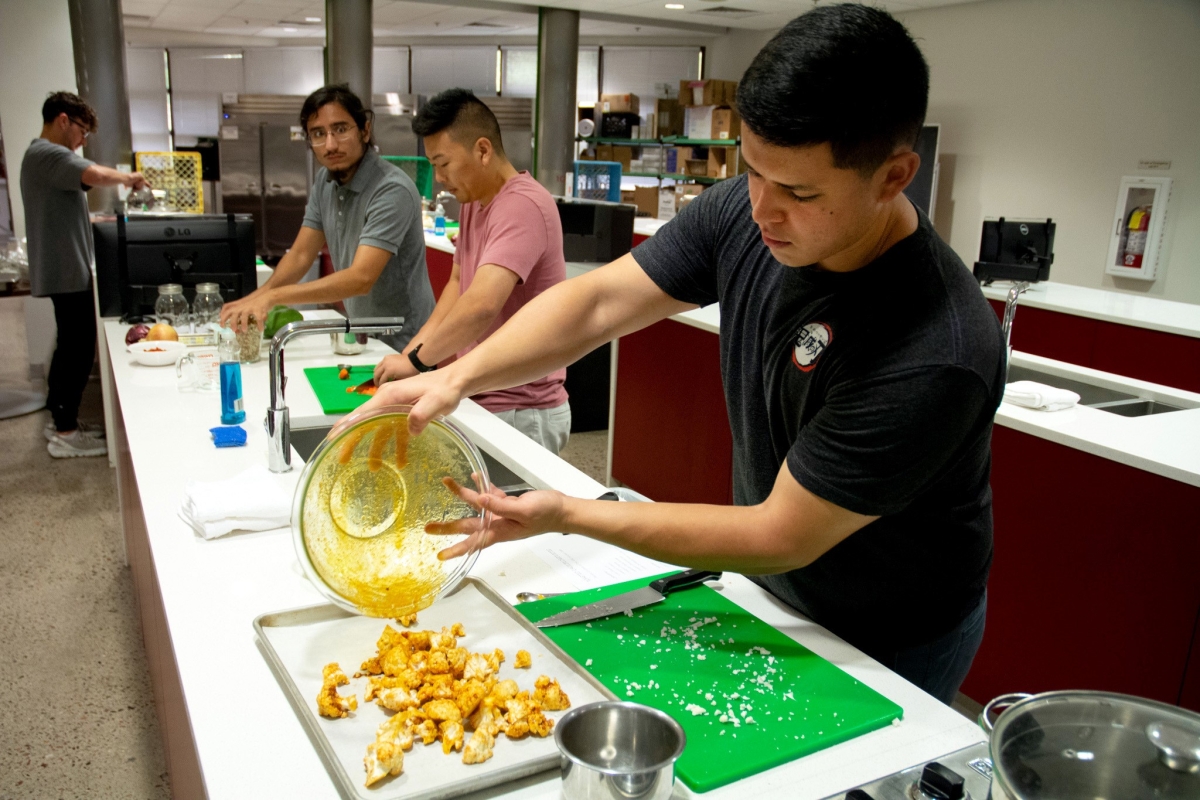 Mayo Clinic medical students prepare meals as part of 