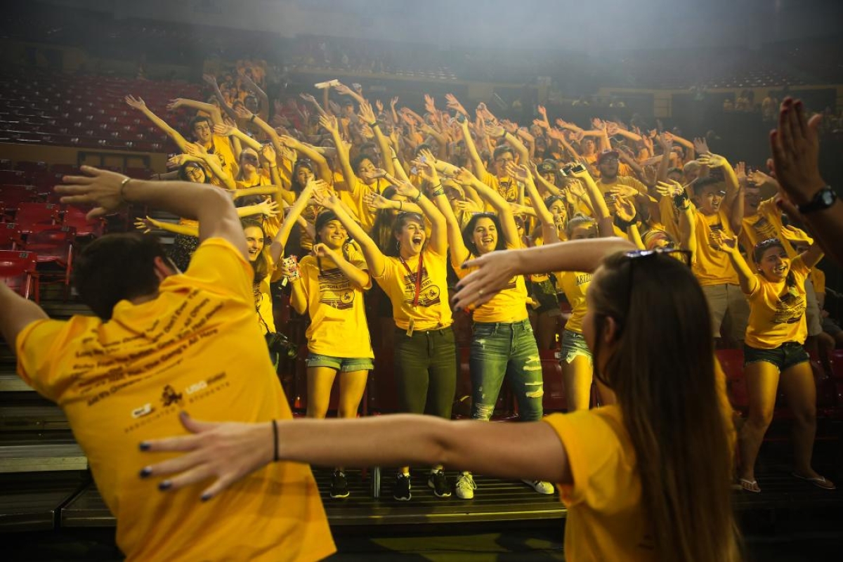 Students cheer at Sun Devil Welcome
