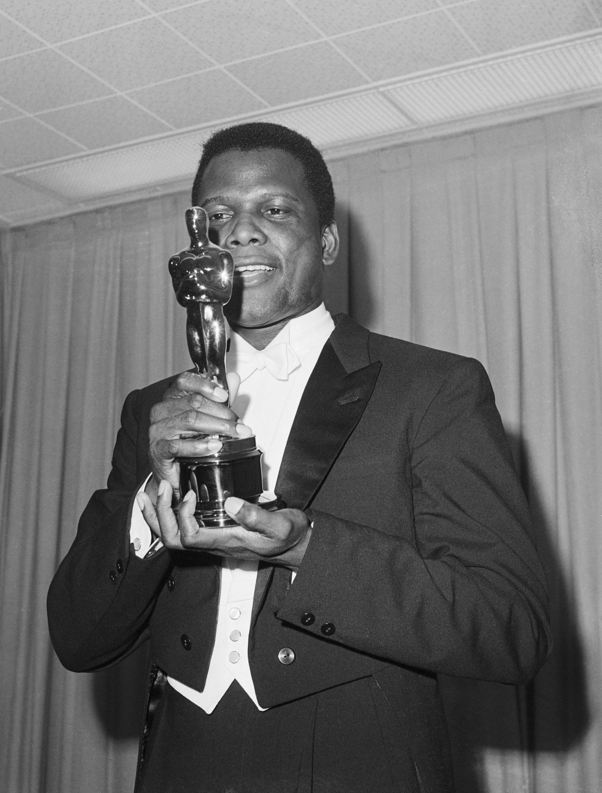 The first Black male to play a detective Sidney Poitier: In the