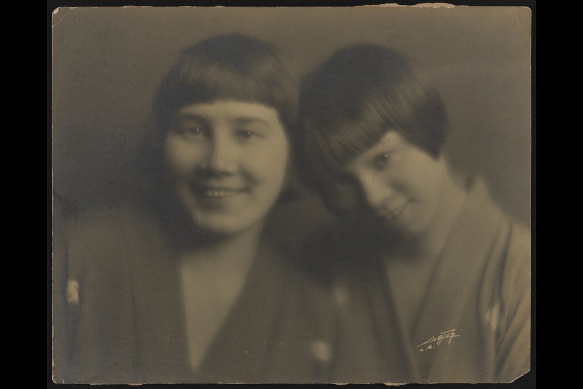 Portrait of Helen and Marion Ohnick
