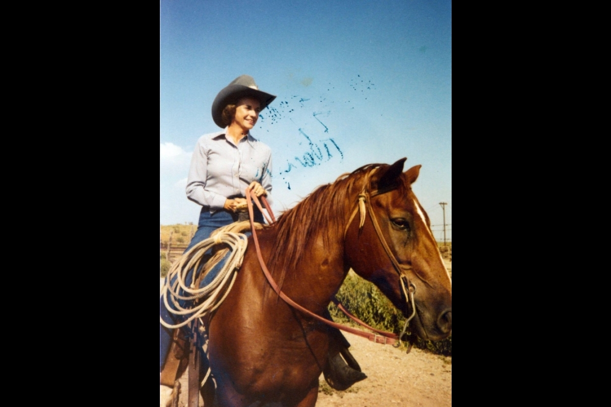Sandra Day O'Connor rides a horse