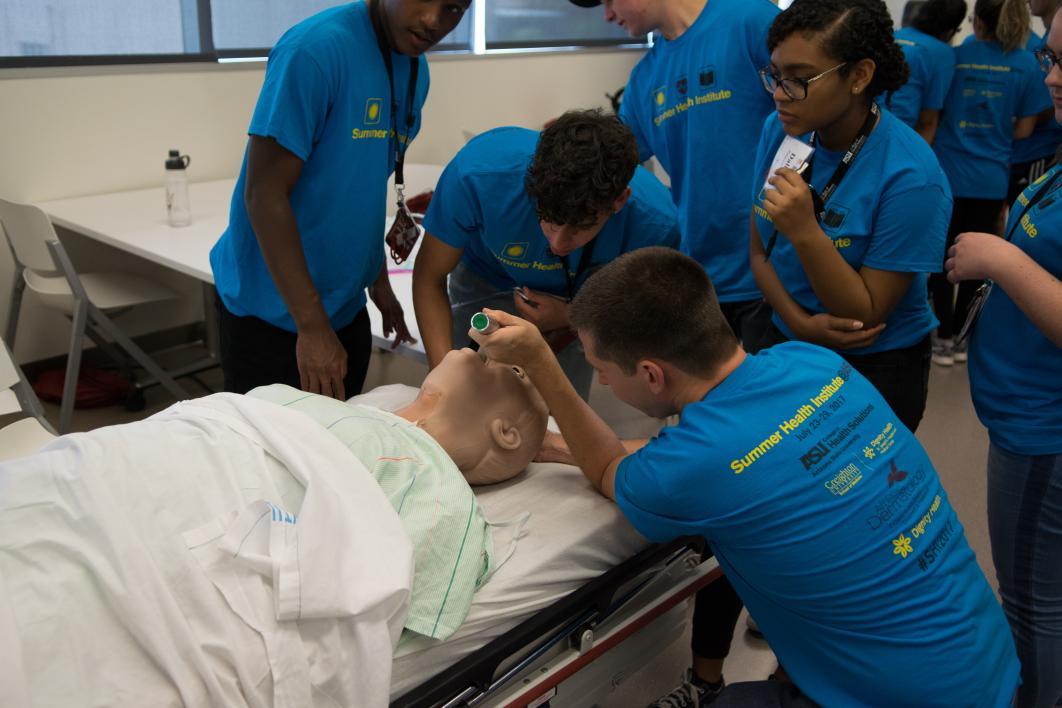 students practicing intubation procedure