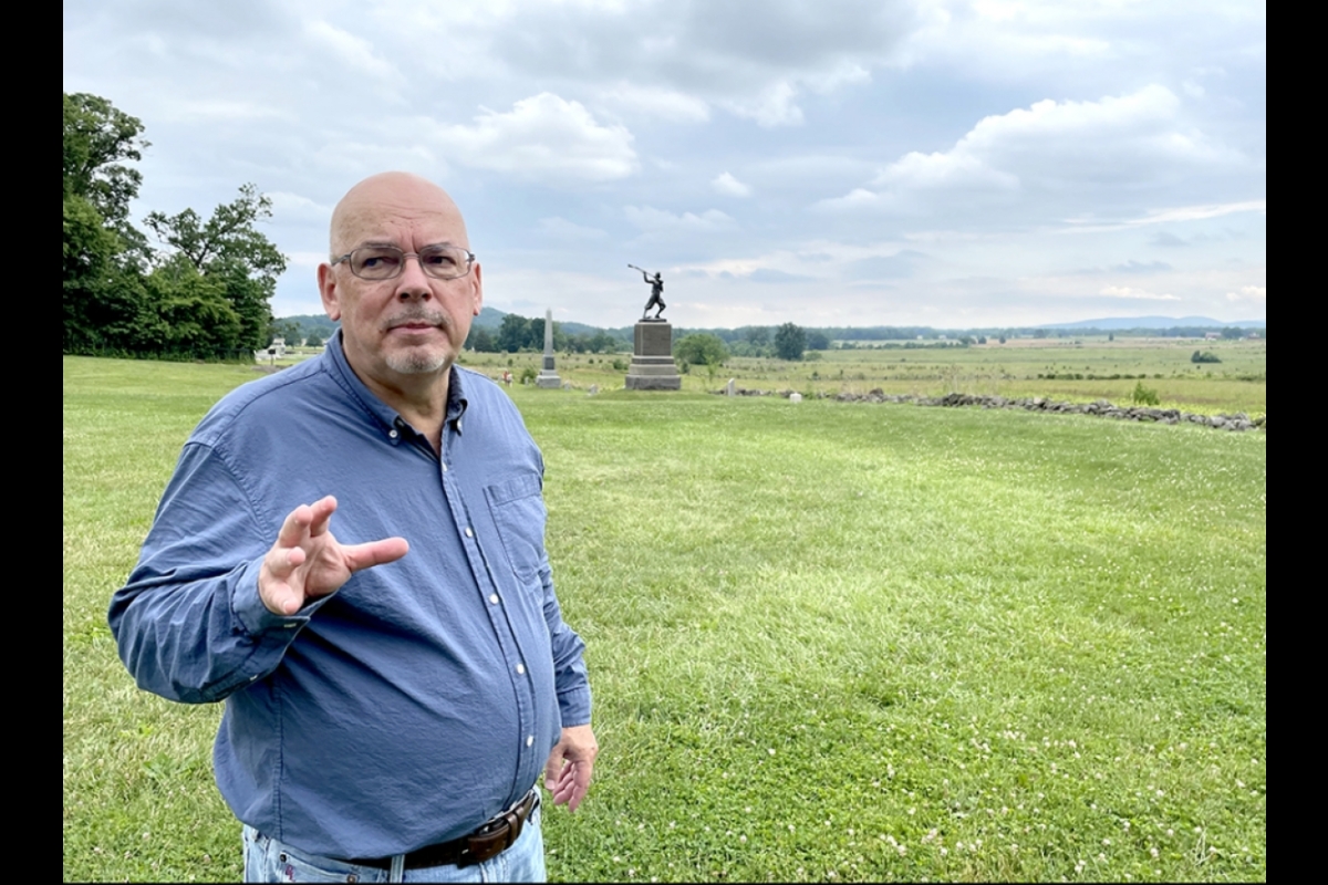 Brooks Simpson describes the Union strategy of waiting for the Confederate soldiers to get closer before firing their cannons.
