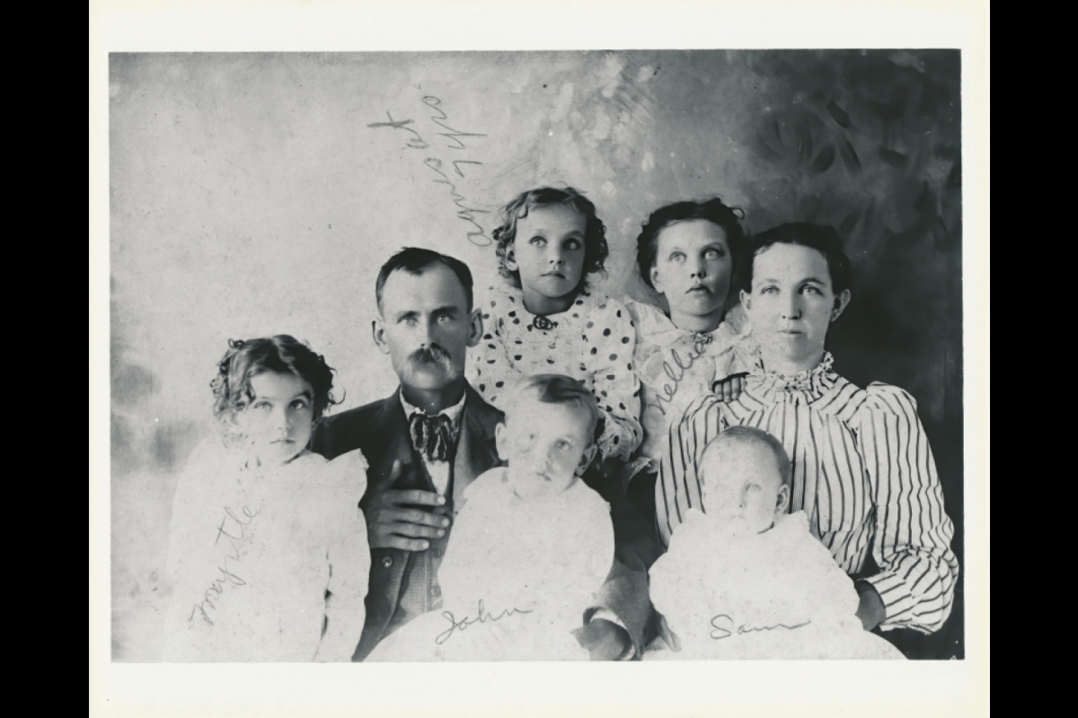 Agnes Smedley with her family
