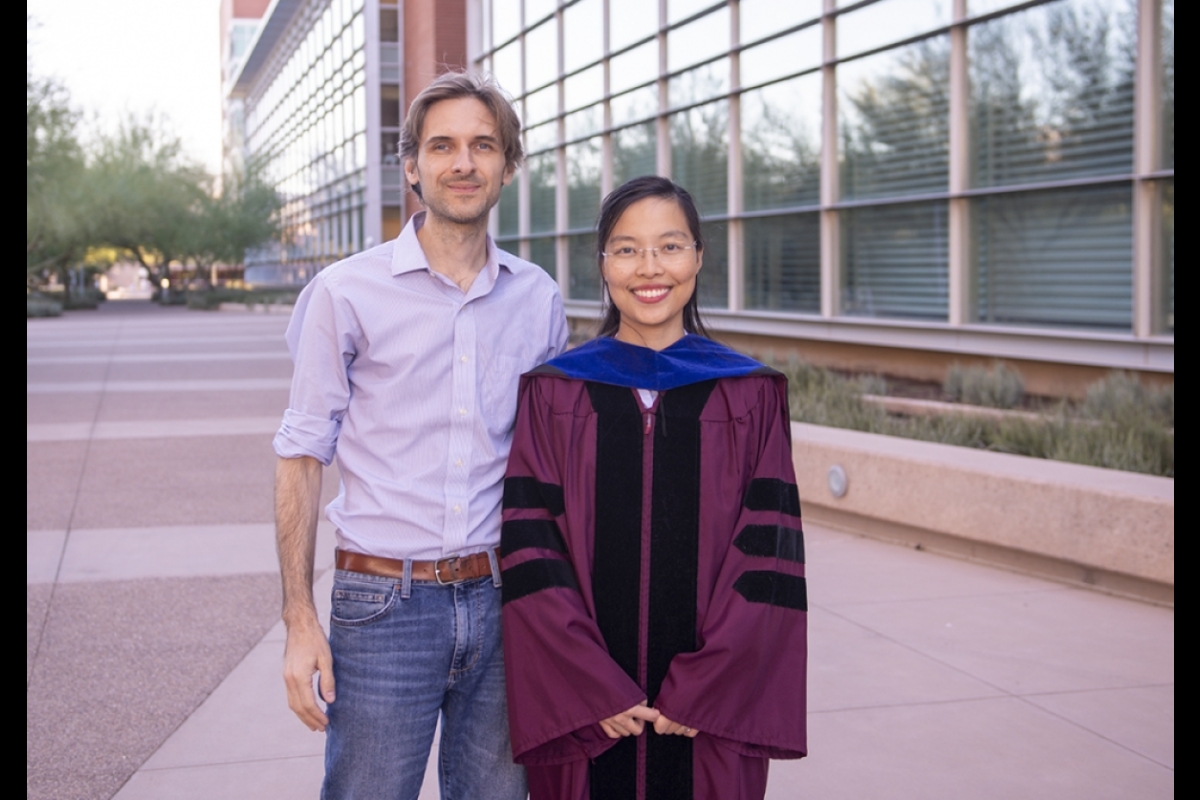 Thao Nguyen with PhD advisor Ryan Trovitch