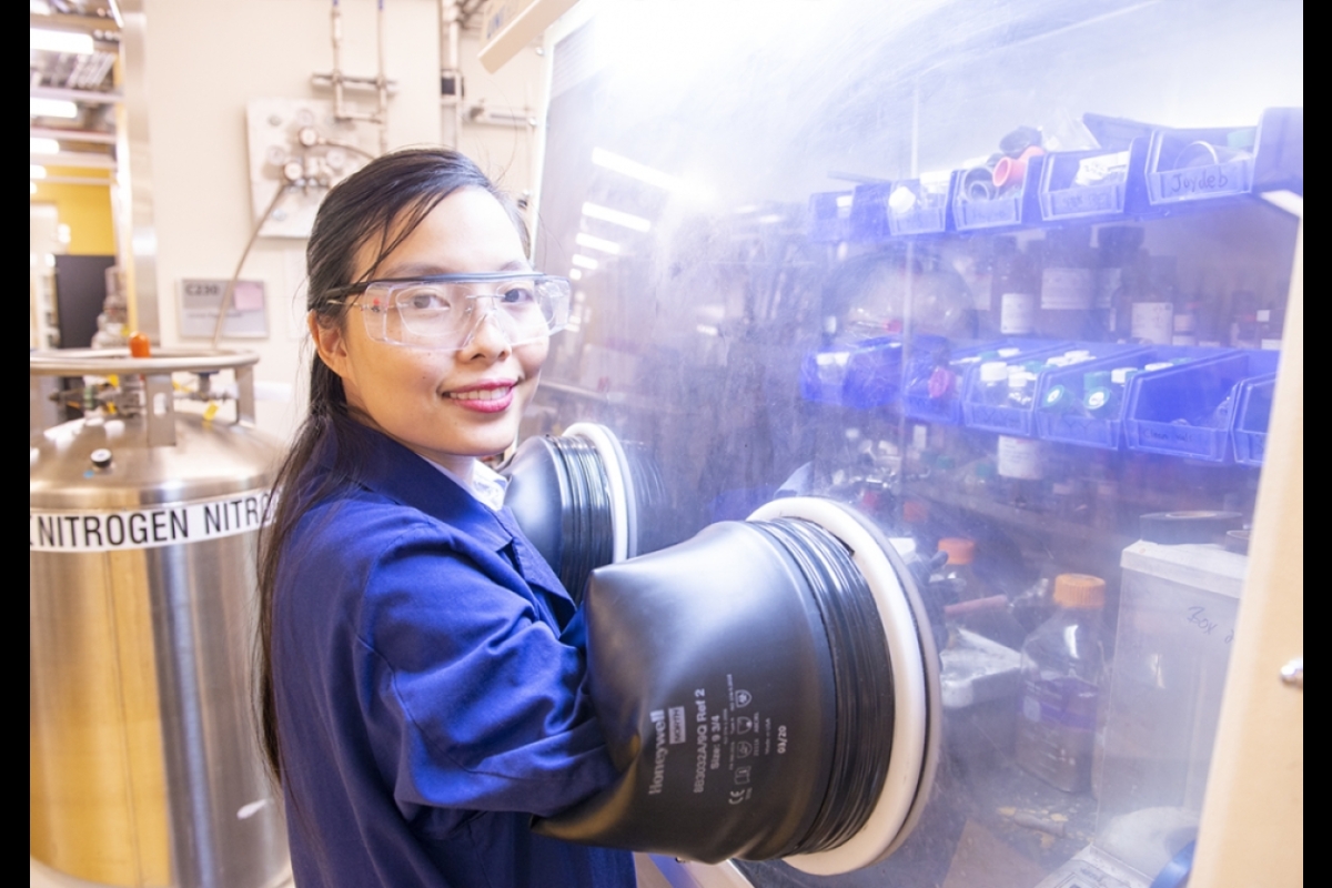 Thao Nguyen working in a research lab