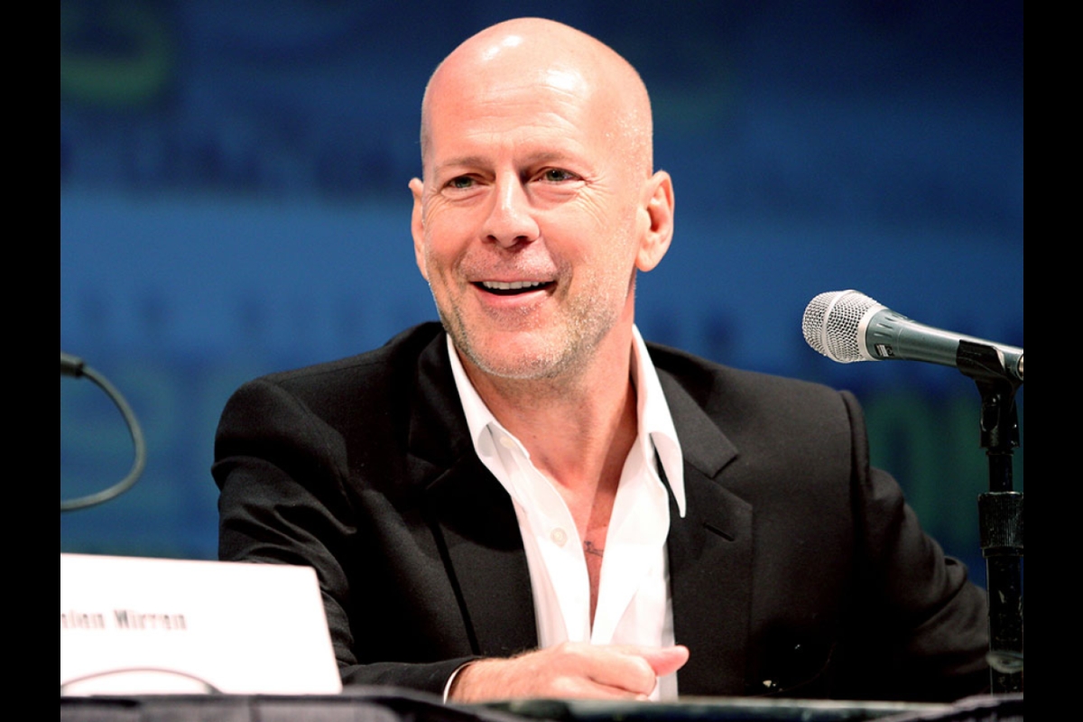 Bruce Willis at a comicon panel