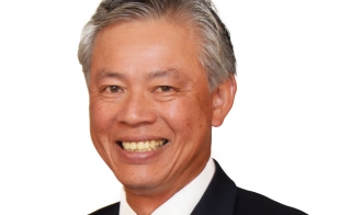 Portrait of ASU Distinguished Professor of Practice Glenn Wong.