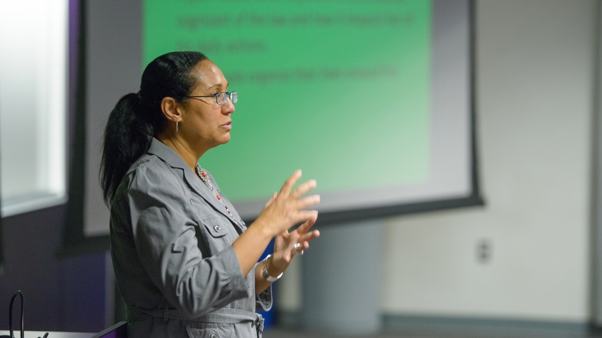 ASU anthropologist Maria Cruz-Torres giving a lecture