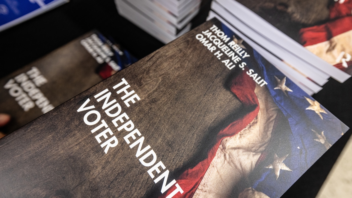 Close up of book cover for "The Independent Voter"