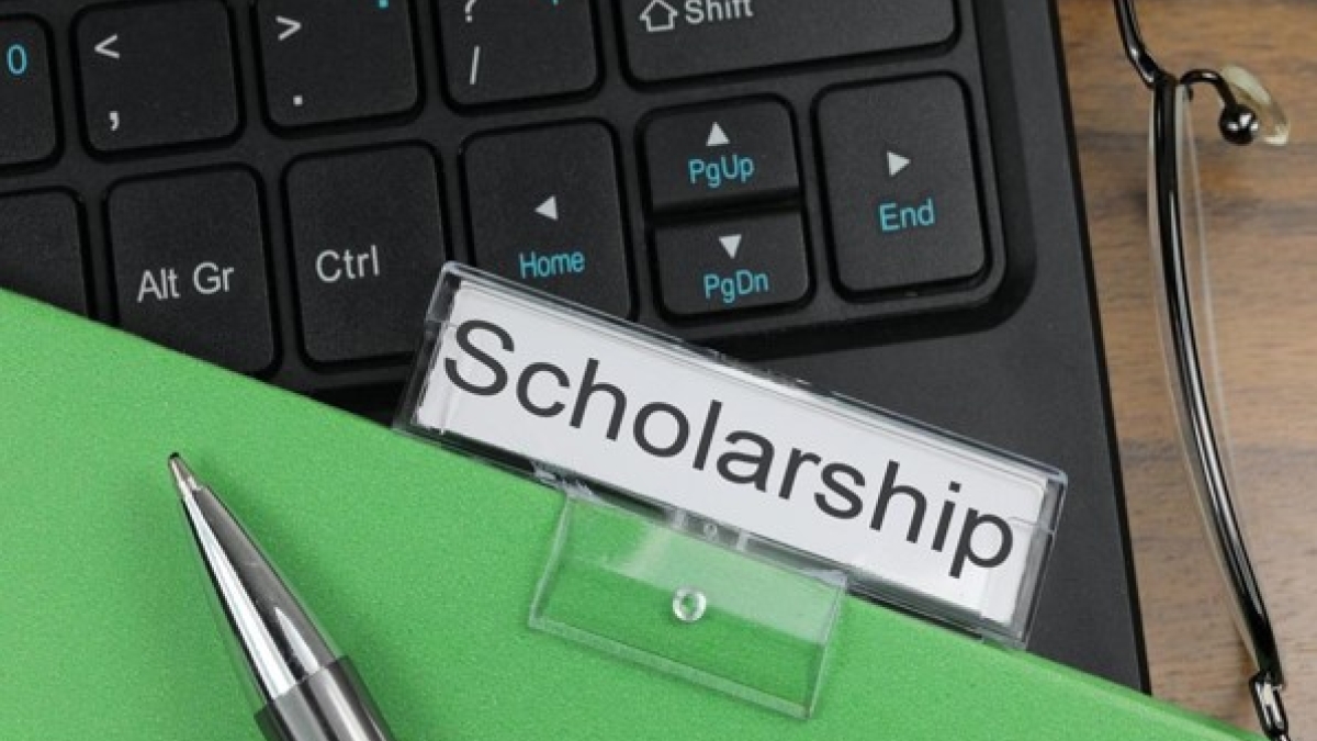 Scholarship photo illustration