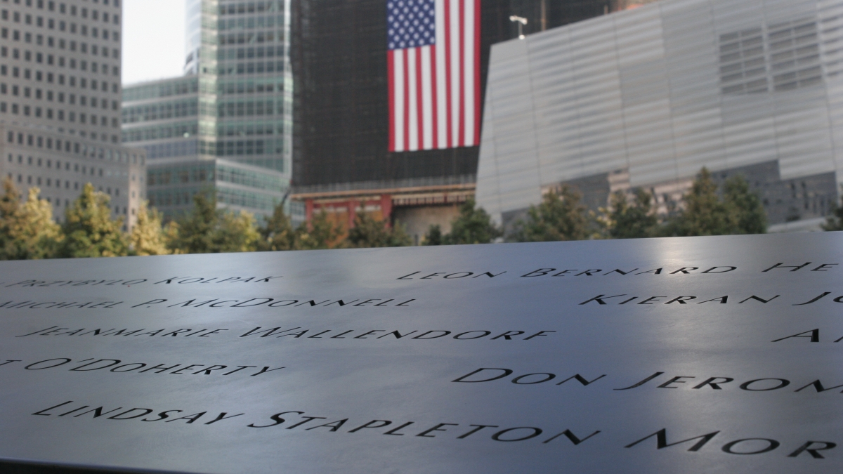 9/11 commemorative plaque