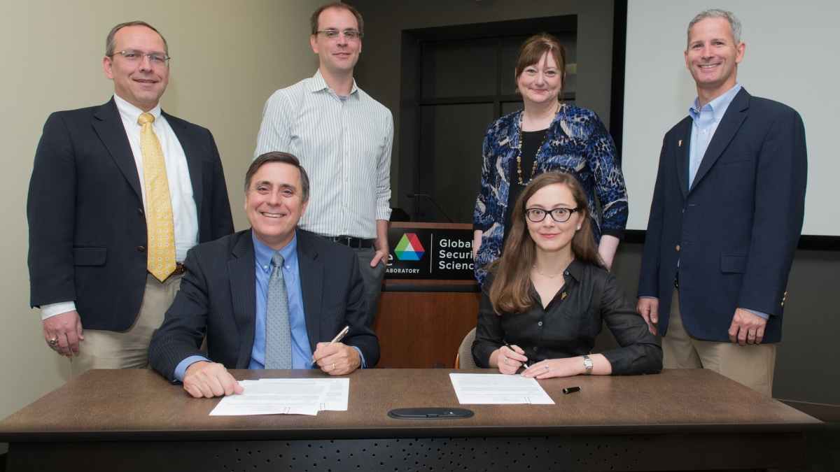 ASU and Argonne sign MOU