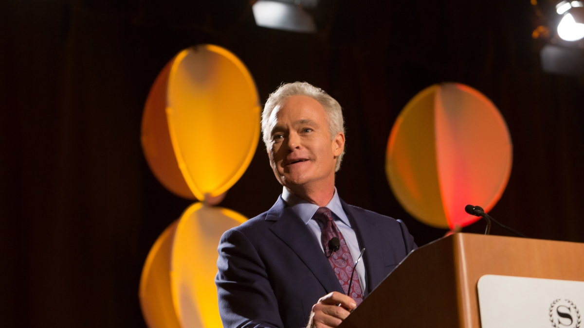 Scott Pelley accepts the 2016 Walter Cronkite Award for Excellence in Journalism