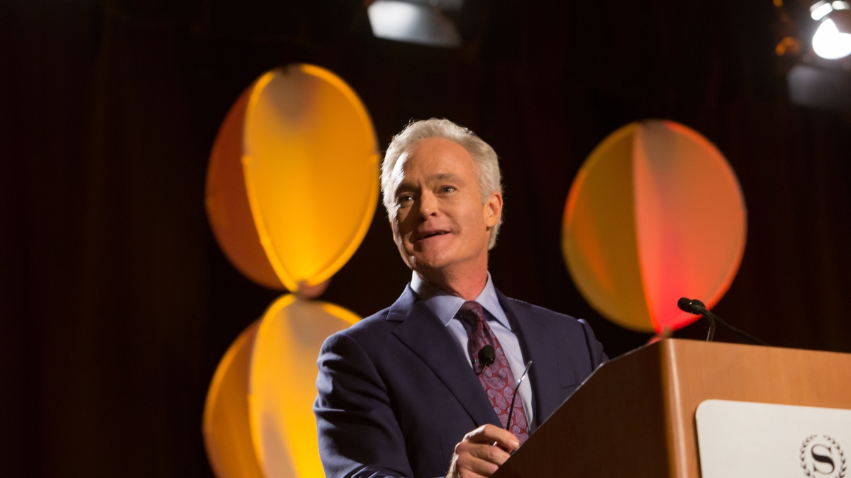 Scott Pelley accepts the 2016 Walter Cronkite Award for Excellence in Journalism