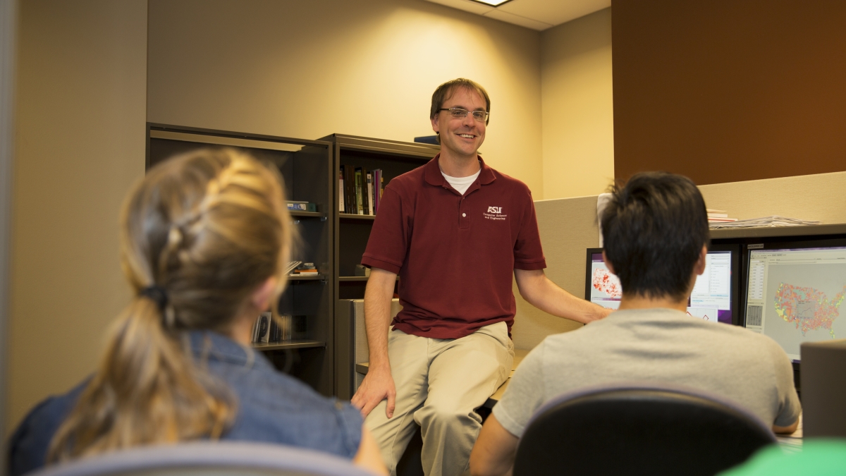 ASU professor Ross Maciejewski teaching a class
