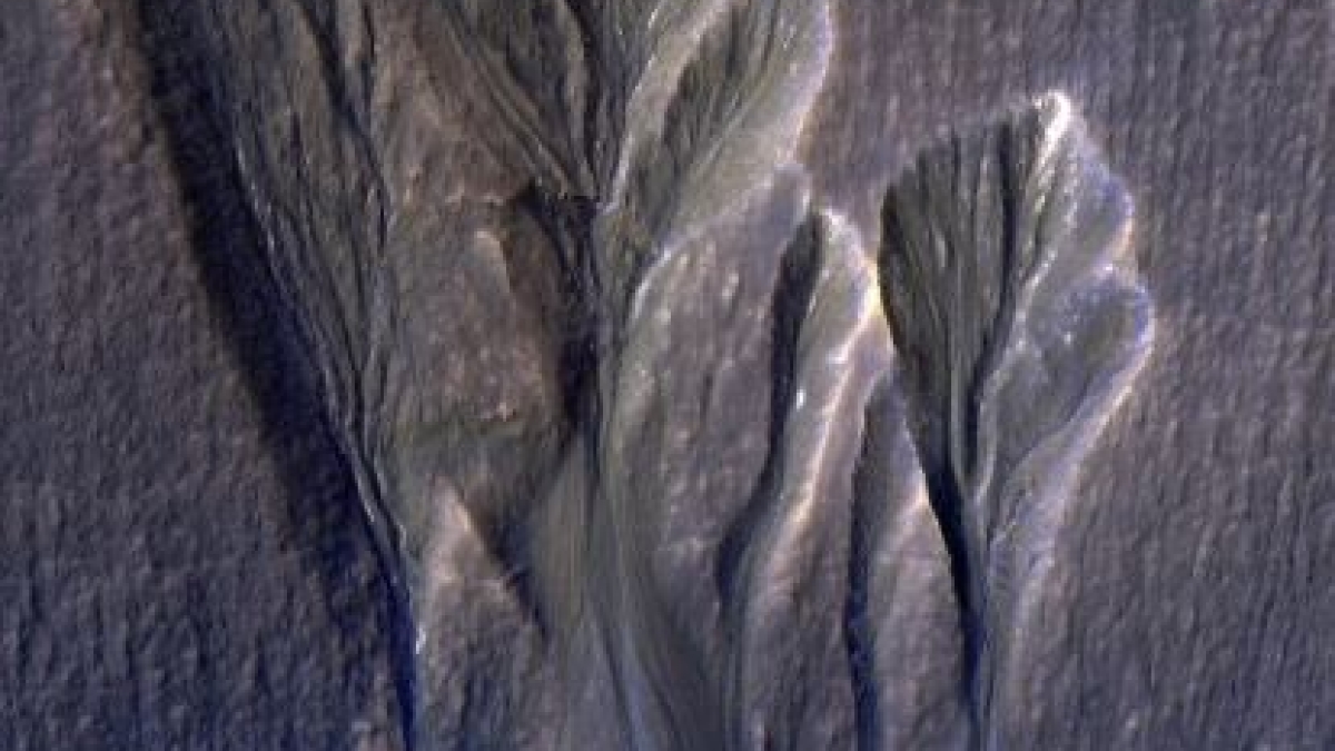 dusty water ice on Mars