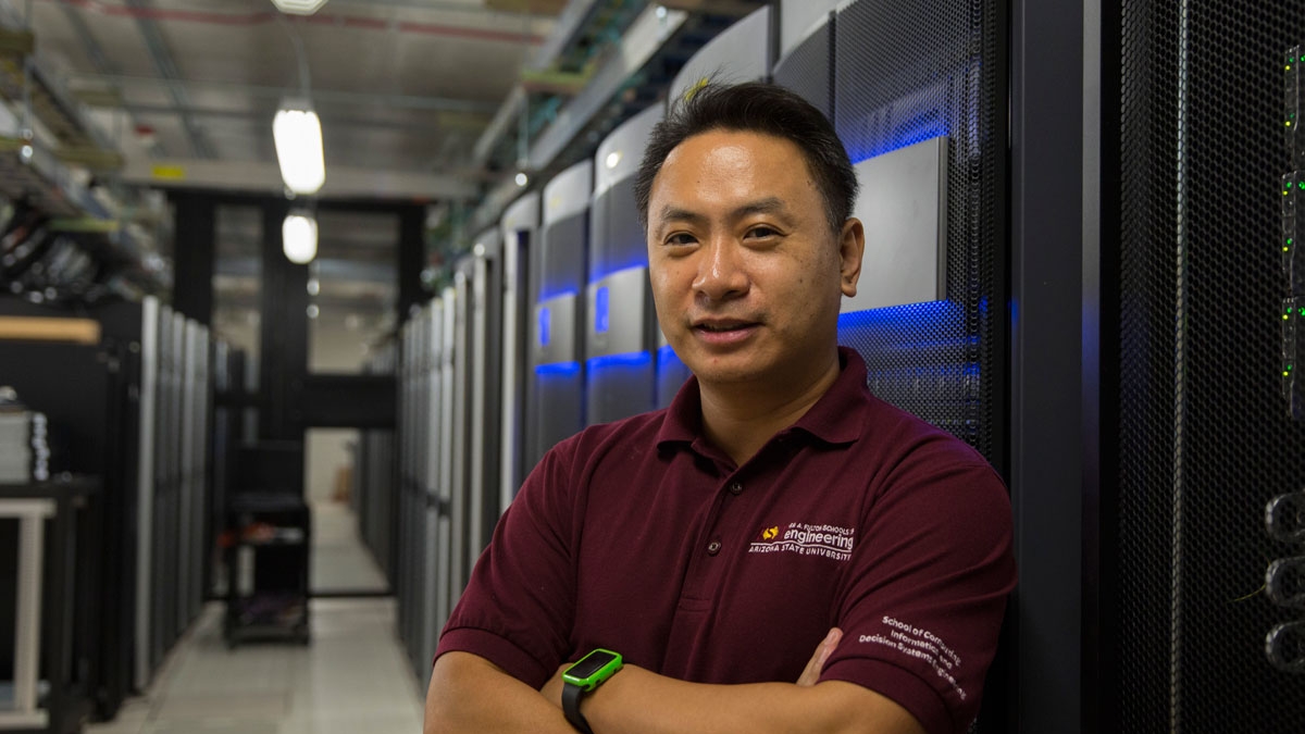 Fulton Entrepreneurial Professor Dijiang Huang created a cloud-computing-based virtual lab students get better access to a hands-on lab that mirror real-world computer networking systems