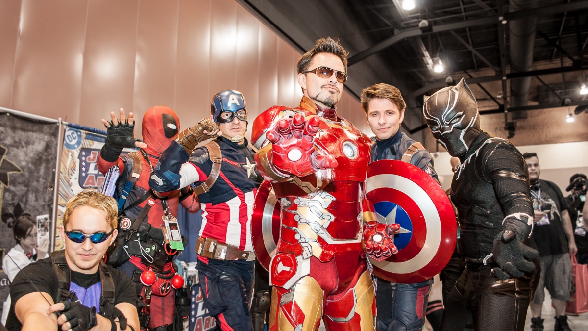 cosplayers pose at Phoenix Comicon