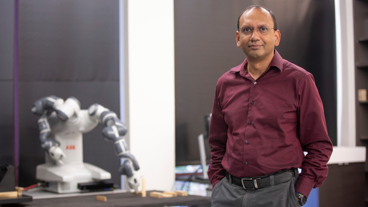 Siddharth Srivastava is working to equip AI for real-world tasks.