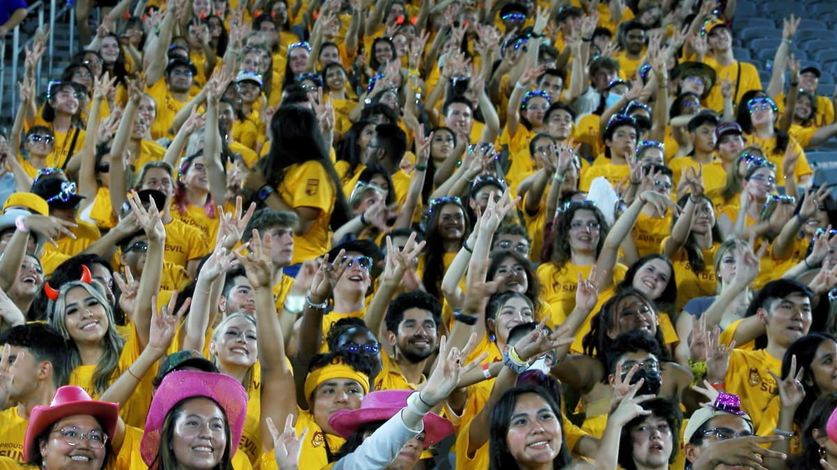 Crowd of students in gold t-shirts at Sun Devil Welcome