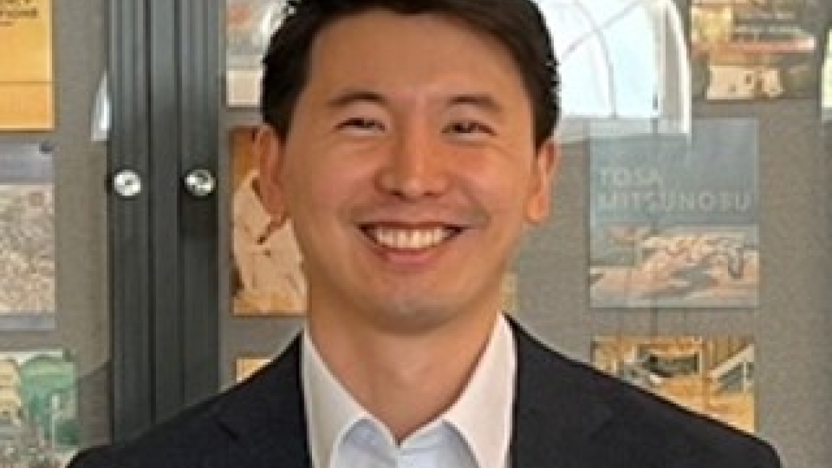 Portrait of ASU Professor Sungik Yang.