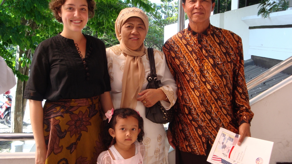Peace Corps volunteer Taylor Rose (left) with her host family in Indonesia