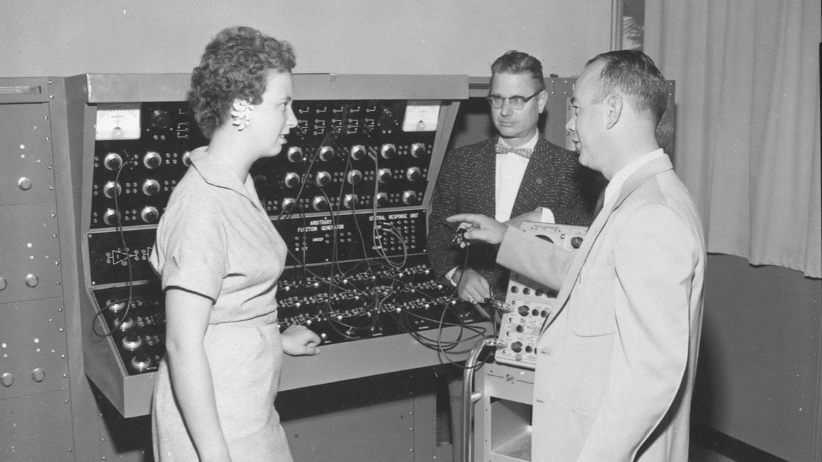 ASU Archival photo shows late ASU engineering professor George Beakley Jr in center