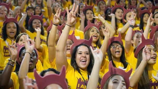 Students cheer at Fall Welcome