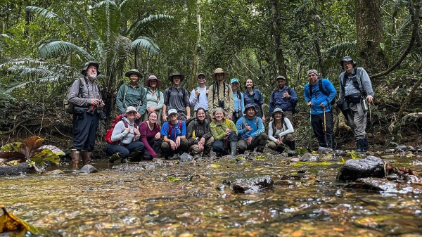 Group photo of students and faculty on a hike in the Panamanian rainforest.