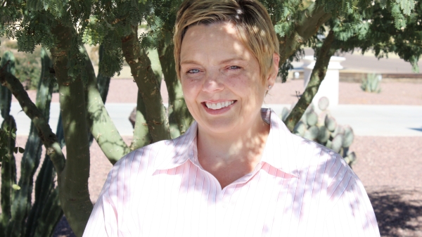 outdoor portrait of Jodi Preudhomme