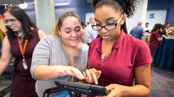 Students play the me3 college-advising game.