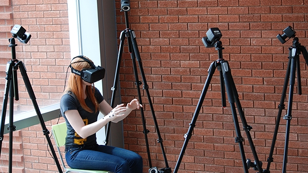 Oculus Rift headset faclitates movement of phantom fingers. 