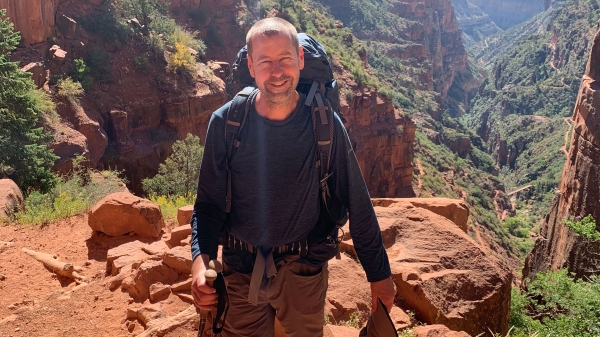 Man hiking in the Grand Canyon.